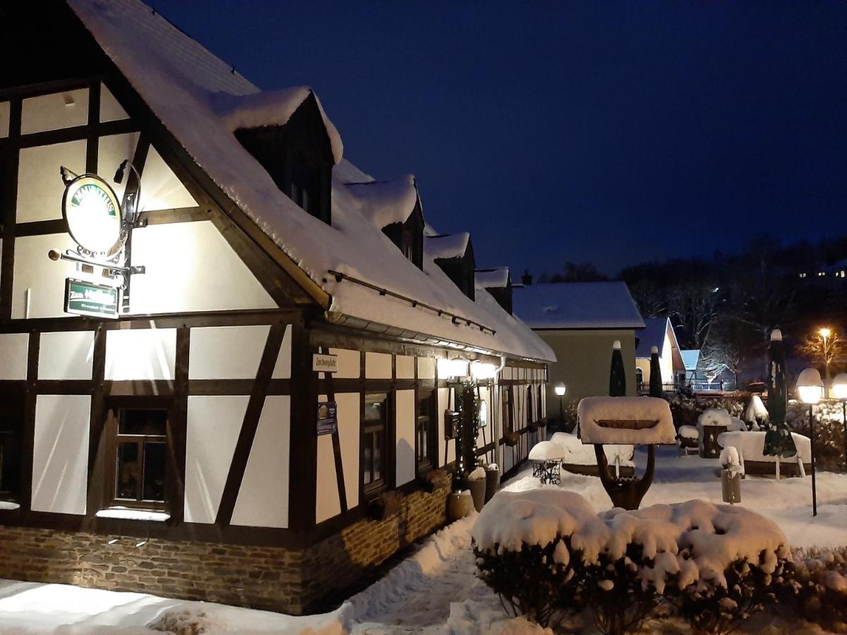 Wirtschaft&Pension Zum Huthaus Schneeberg  Exterior foto